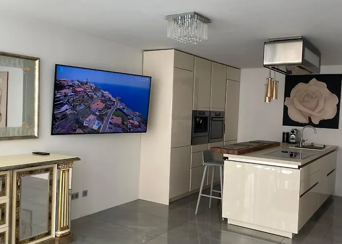 Luxurious 2 Bedroom Apartment Old City