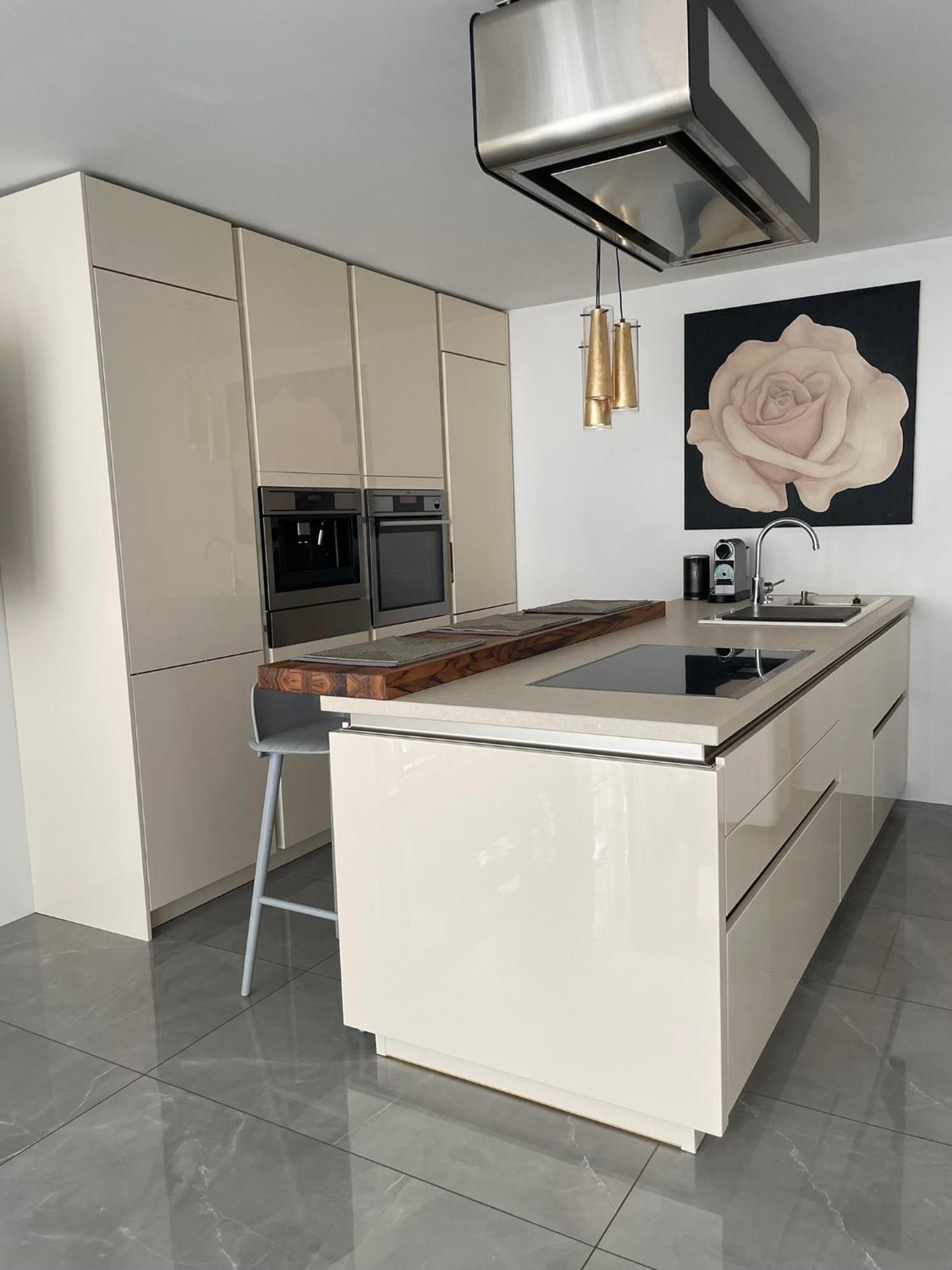 Apartament Luxurious 2 Bedroom Old