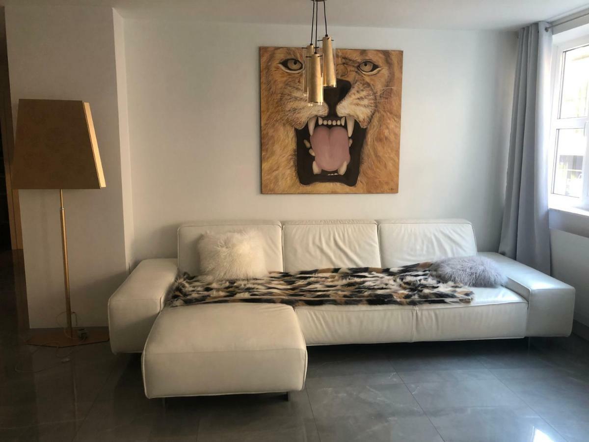 Luxurious 2 Bedroom Old