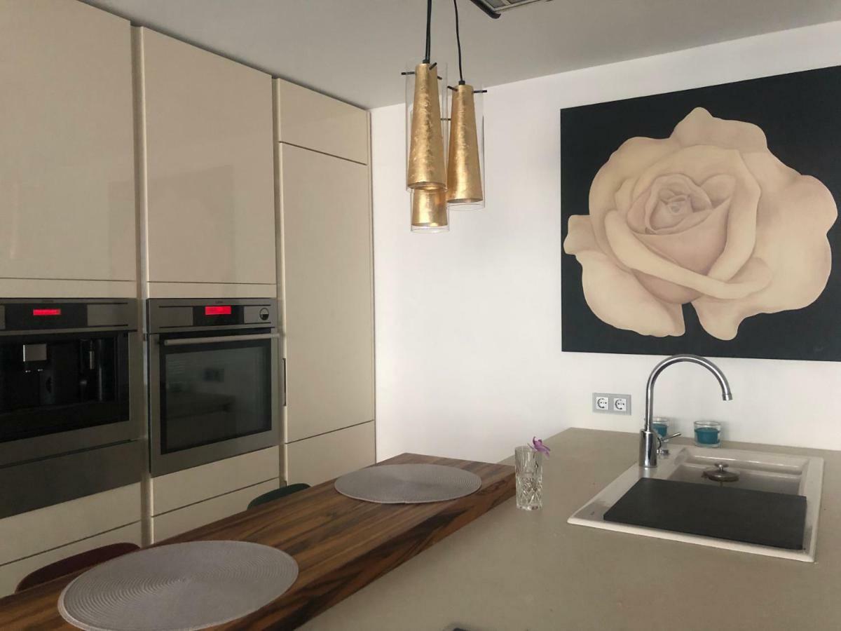 Luxurious 2 Bedroom Old Apartment Munich